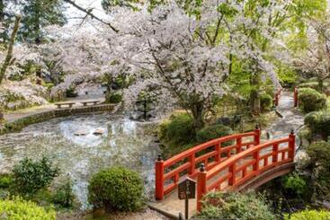 هتل 三朝温泉　桃園館