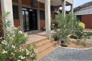 هتل La Maison Bleue Lome