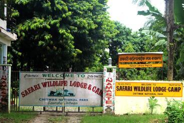 هتل Safari Wildlife Lodge & Camp