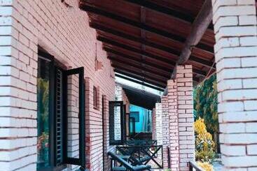 هتل Safari Wildlife Lodge & Camp
