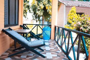 هتل Safari Wildlife Lodge & Camp