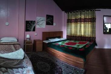 هتل Safari Wildlife Lodge & Camp