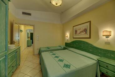 Isa   Residence With Swimming Pool In Sos Alinos, Apartments With Air Conditioning And Private Outdo