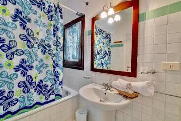 מלון דירות Villas With Air Conditioning And Private Outdoor Area Just A Few Minutes From La Pelosa