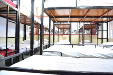Yaan Dormitory Gents Hostel