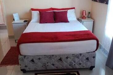 مبيت وإفطار Ngwane Park Guest House