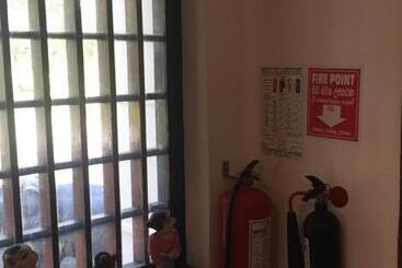 تختخواب و صبحانه Villa Unawatuna