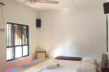 تختخواب و صبحانه Villa Unawatuna