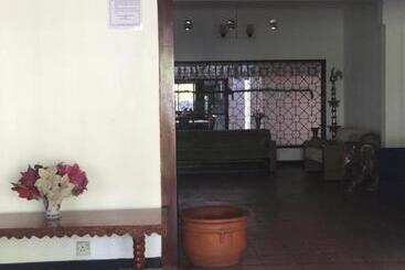 تختخواب و صبحانه Villa Unawatuna