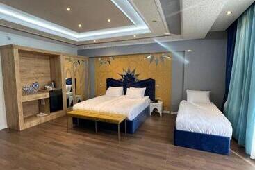 هتل Antalya Grand Palace