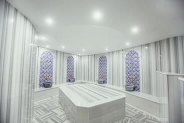 هتل Antalya Grand Palace