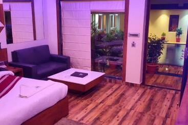 هتل Daltin Home