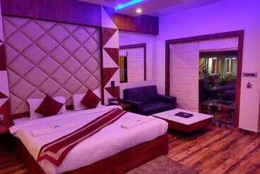 هتل Daltin Home