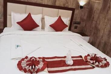 هتل Daltin Home