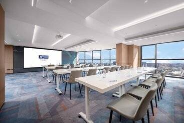 هتل Holiday Inn Express Shantou Chenghai