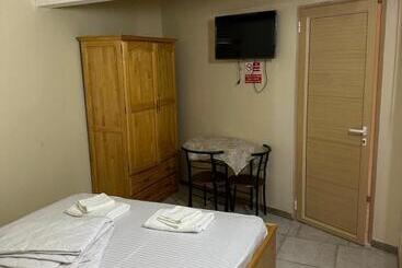 تختخواب و صبحانه Eleganz Residence