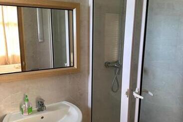 تختخواب و صبحانه Eleganz Residence