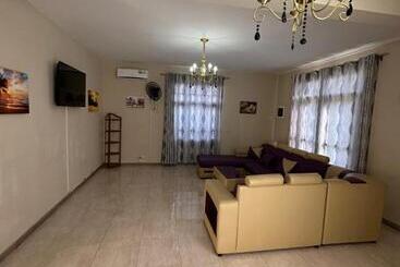 تختخواب و صبحانه Eleganz Residence