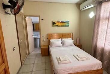 تختخواب و صبحانه Eleganz Residence