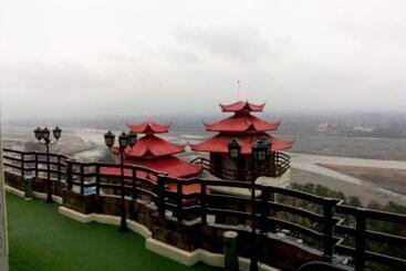 هتل Burj Al Swat