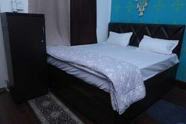 בית מלון כפרי Magpie Paying Guest House