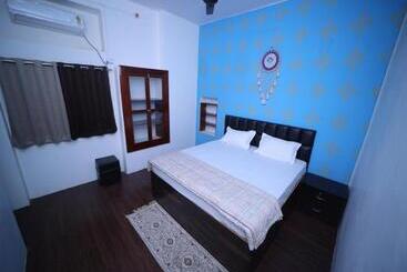 בית מלון כפרי Magpie Paying Guest House