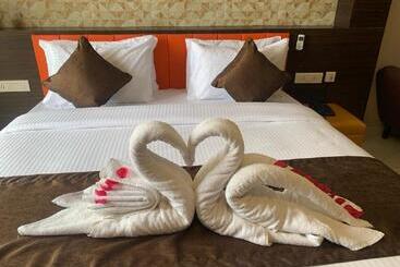 Purple  Hotels & Resorts