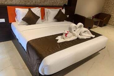 Purple  Hotels & Resorts