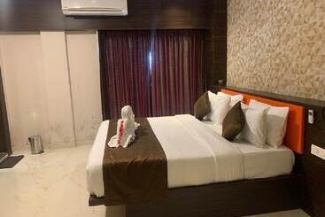 Purple  Hotels & Resorts