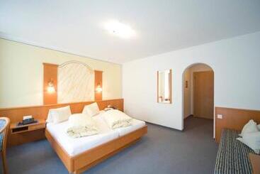 Soliva Hotel & Apartments