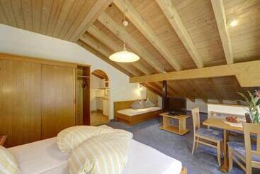 Soliva Hotel & Apartments