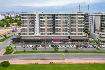 Casamax Suites