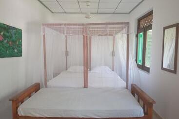 هتل Beach Front Pool Resort
