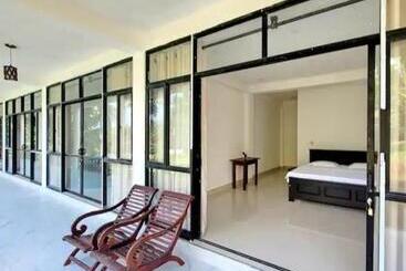 هتل Beach Front Pool Resort