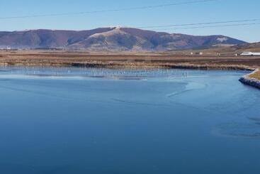 هتل Jezero