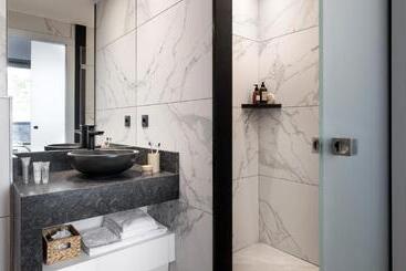 Mgm Hotels & Residences Residence Alhena