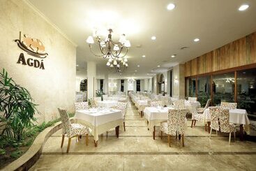 The Signature Level At Grand Palladium Imbassaí Resort & Spa