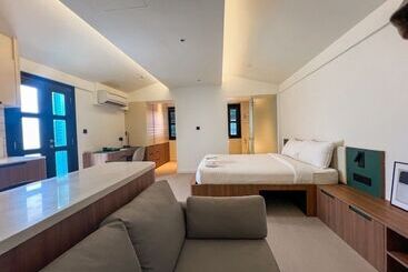 Weave Suites   Midtown