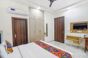 Fabhotel Taj Avenue