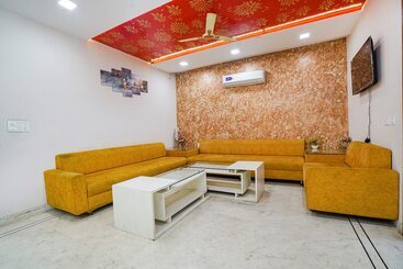 Fabhotel Taj Avenue