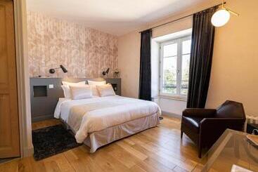 تختخواب و صبحانه Clos Des Moulins