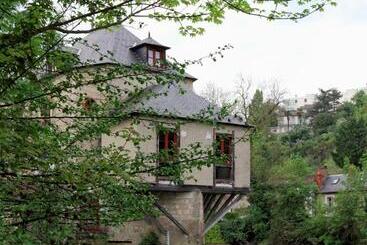 تختخواب و صبحانه Clos Des Moulins