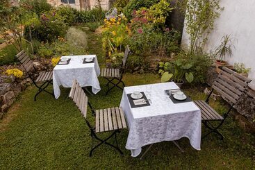 تختخواب و صبحانه Clos Des Moulins