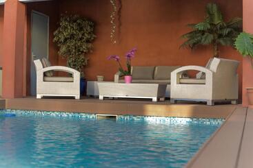 تختخواب و صبحانه La Villa Léa