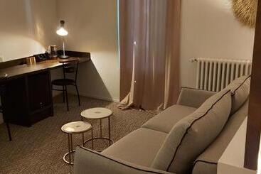 هتل Auberge Le Petit Mas
