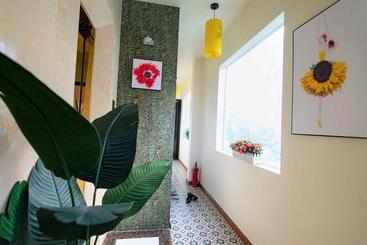 Flora Hotel Hue