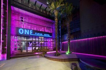 هتل One Fukun