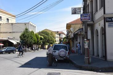هتل Shkodra L