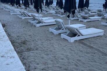 Sunrise Hotel Cameria