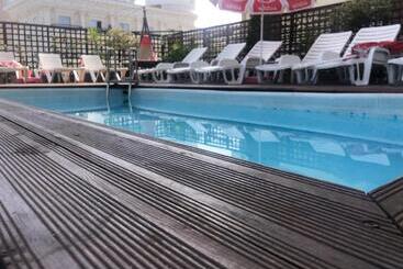 Sunrise Hotel Cameria